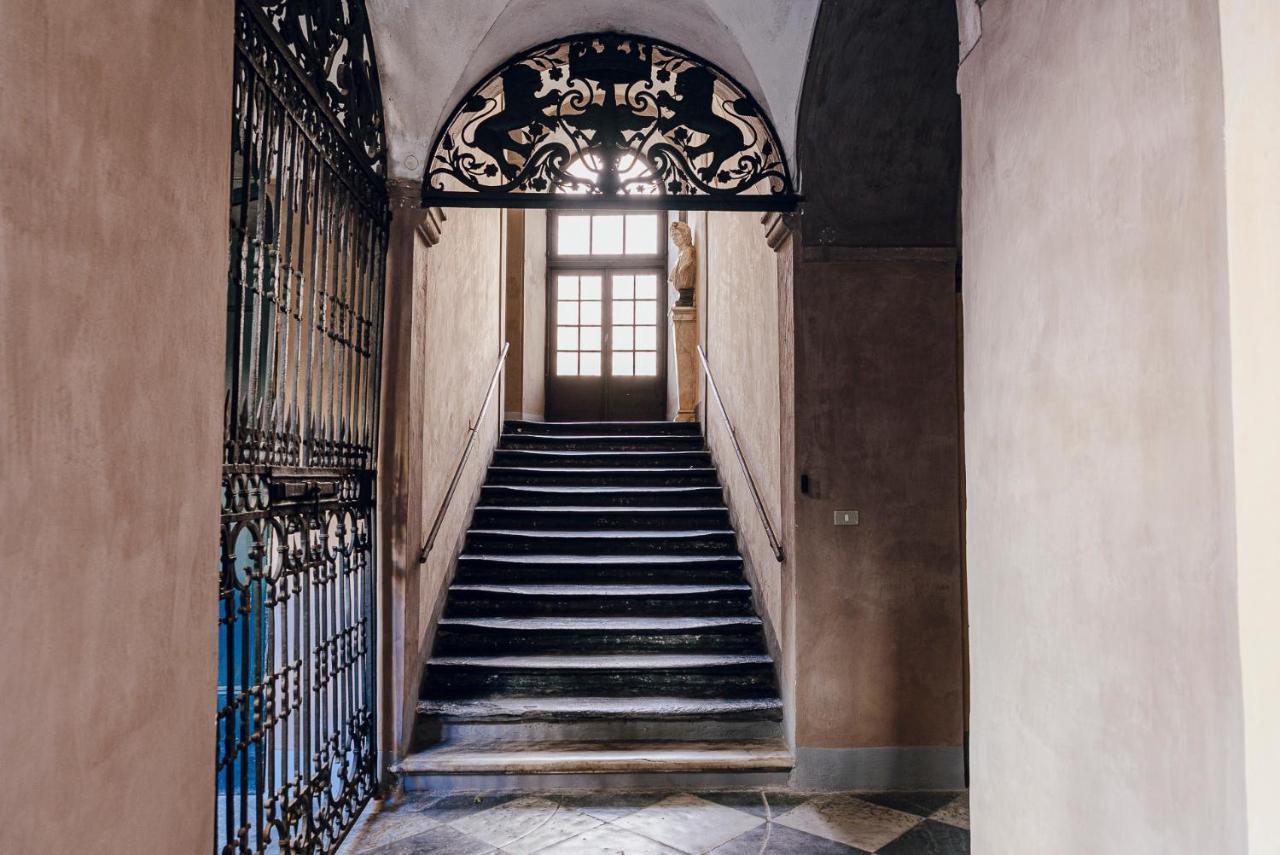 La Foresteria Di Palazzo Picedi Benettini Сарцана Экстерьер фото