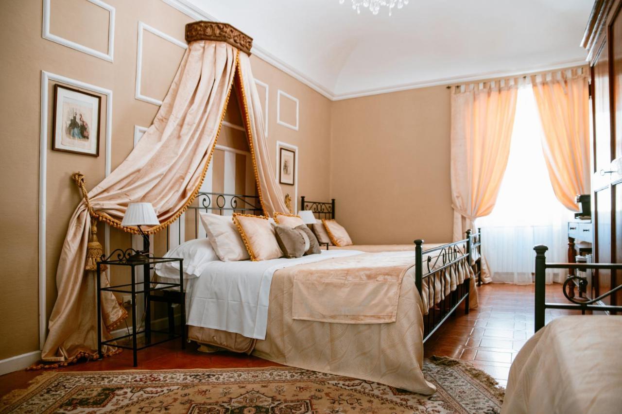 La Foresteria Di Palazzo Picedi Benettini Сарцана Экстерьер фото