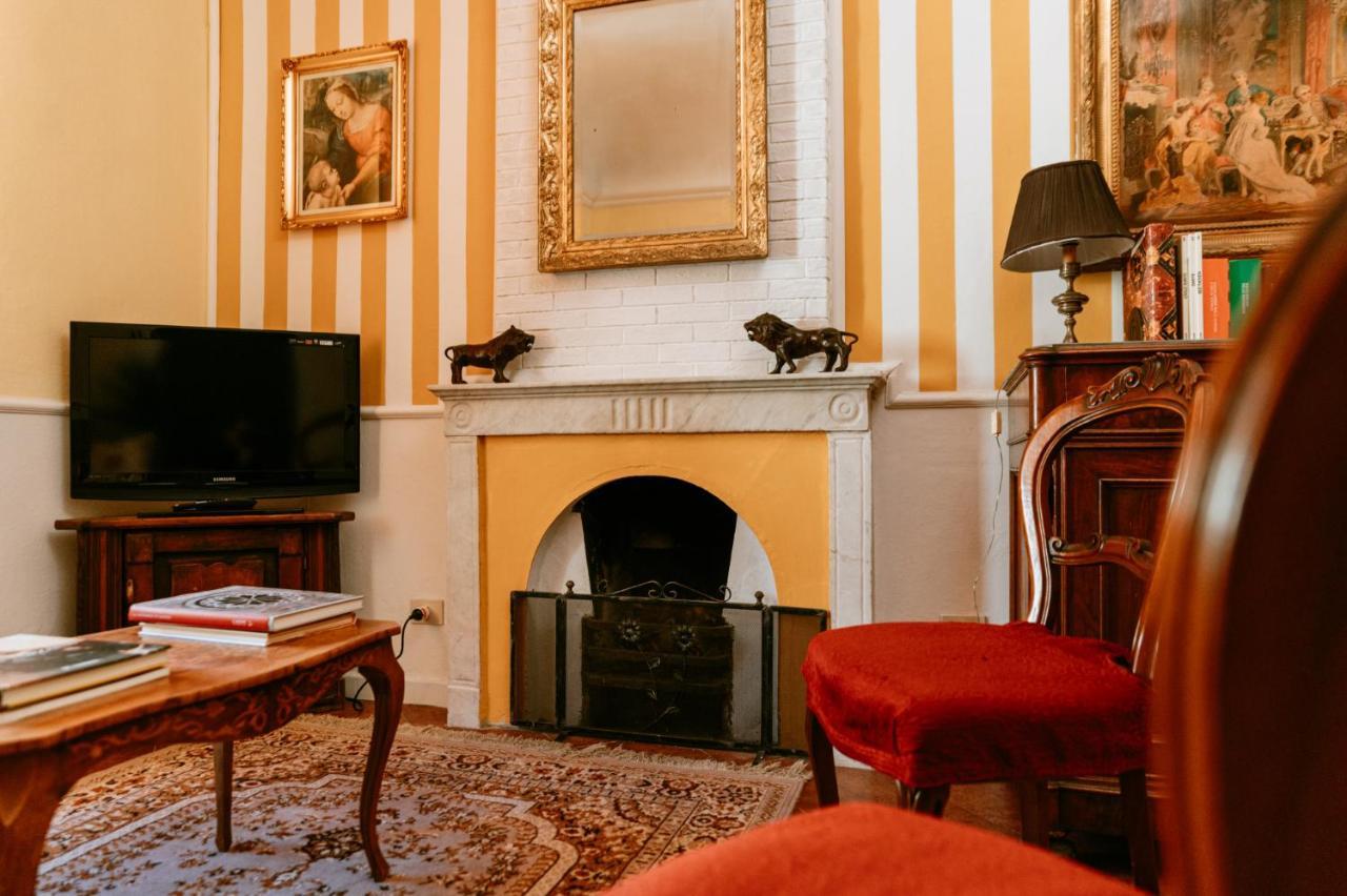 La Foresteria Di Palazzo Picedi Benettini Сарцана Экстерьер фото
