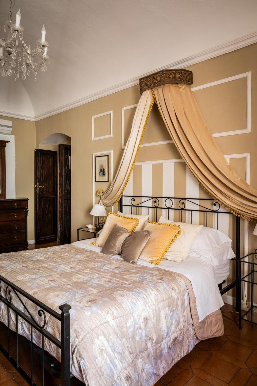 La Foresteria Di Palazzo Picedi Benettini Сарцана Экстерьер фото