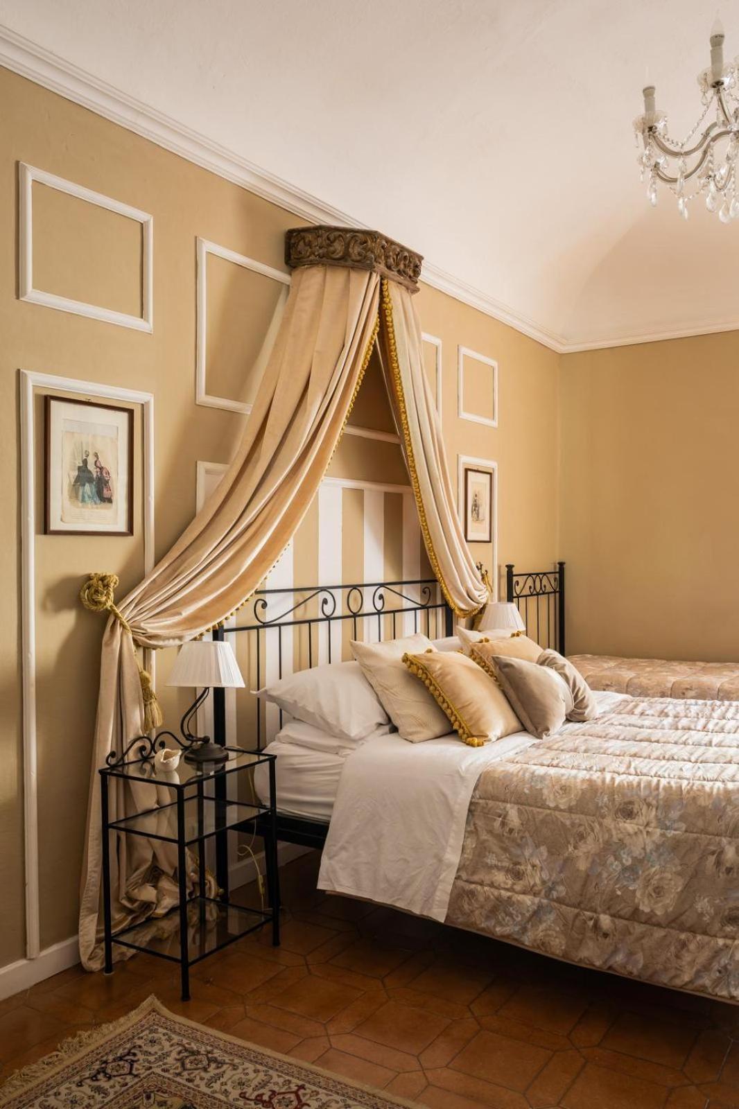 La Foresteria Di Palazzo Picedi Benettini Сарцана Экстерьер фото